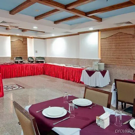 La Villa Hotel 